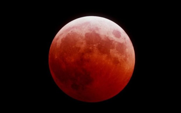 Кровавая Луна: ученые рассказали, стоит ли ждать конца света этим летом