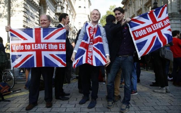 Противоречивые британцы хотят себе привилегий