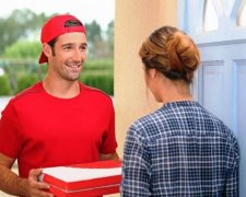 Кур'єр Domino's Піца попався на страшному "гріху": відео