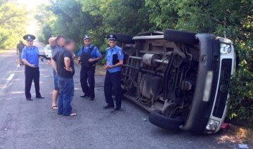 Пасажирський бус перекинувся на Донеччині, постраждали люди