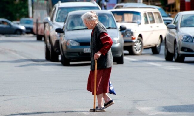 Пенсіонерка, фото з вільних джерел