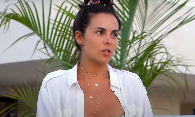 Настя Каменских, скриншот из видео