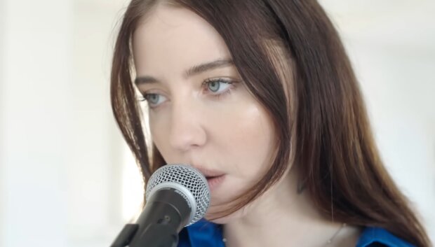 Надя Дорофеева, кадр из клипа на песню "Щоб не було"