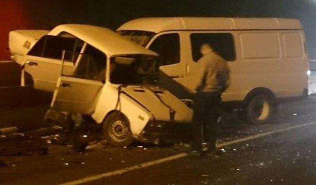 У кримській аварії кілька авто зім'яло у тунелі (фото)