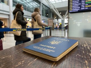 закордонний паспорт Україна