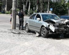 Под Днепром Hyundai и Skoda столкнулись лоб в лоб: машины и люди - вдребезги, жуткие кадры