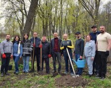 Шевченко єднає Україну: на Пріорці висадили дубову алею та провели велику толоку