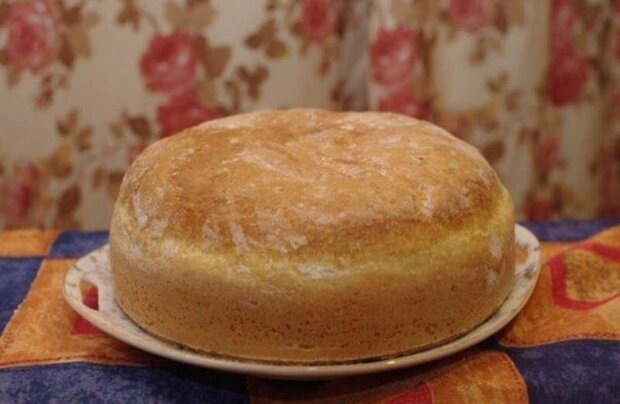 Домашній хліб, фото: instagram.com/povareshkiin