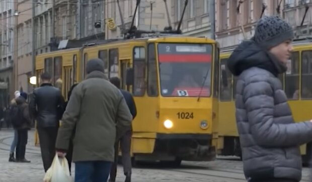 Транспорт Львова, скрин из видео