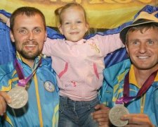 Українському футболісту довірили прапор на закритті Паралімпіади