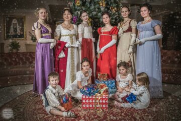 Анастасия Ещенко, Facebook (третья слева)