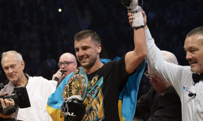 Гвоздику вручили унікальний пояс після перемоги над Стівенсоном