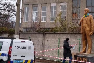 В Киеве появился памятник Ленину: Telegram Киев сейчас