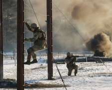 Тиждень воєнного стану в Україні: збори резервістів, транш МВФ, "тривожна аптечка" та багато іншого