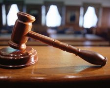 Апеляційний суд кинув за грати двох високопоставлених чиновників