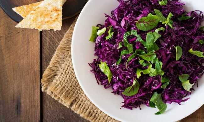 Салат из красной капусты. Фото Freepik