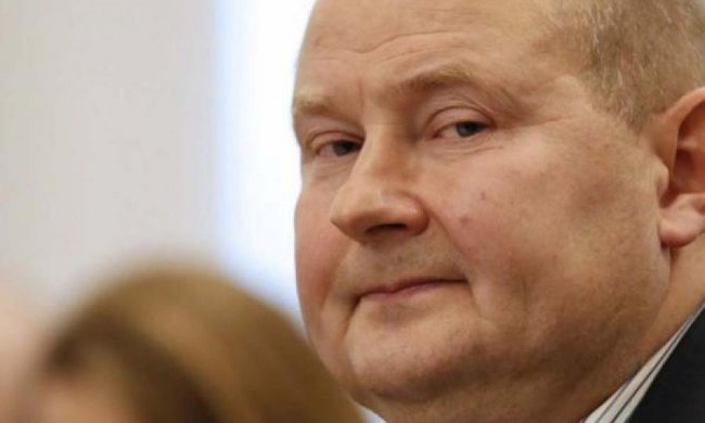 Судді-баночнику Чаусу повезли флаєр на допит
