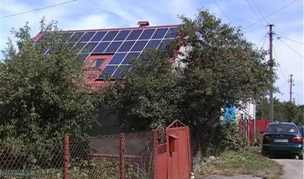 Хмельницьке подружжя заробляє на власній сонячній електростанції