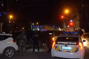 В Киеве на Майдане орудует опасная парочка влюбленных воров - прячьте и без того пустые кошельки