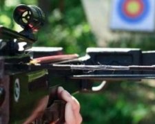 Трьох людей застрелили з арбалета в Канаді