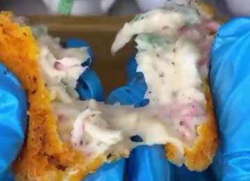 Кульки з крабовими паличками, кадр з відео