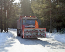 Дорогу на Ай-Петрі нарешті розчистили: сотні туристів провели у сніговому полоні майже добу