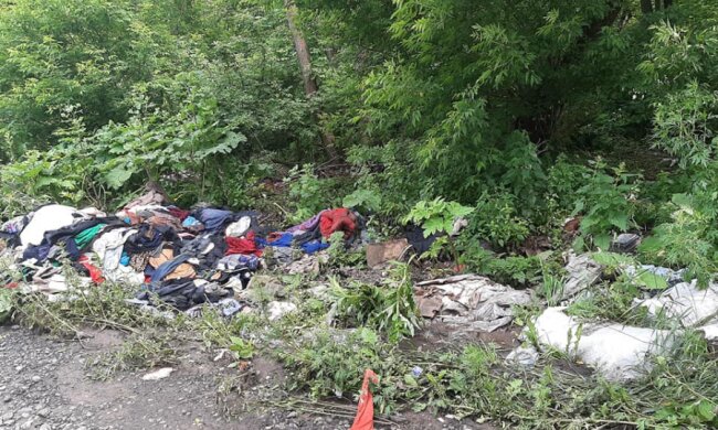 Під Тернополем виявили десятки мертвих тіл - лежать під відкритим небом, страшенний сморід