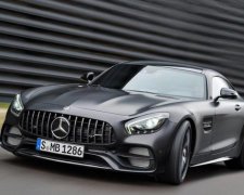 Mercedes-Benz поліпшить свої авто електродвигуном
