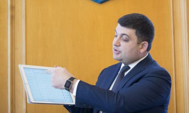 Гройсман назвав відомого політика "нездоровим"
