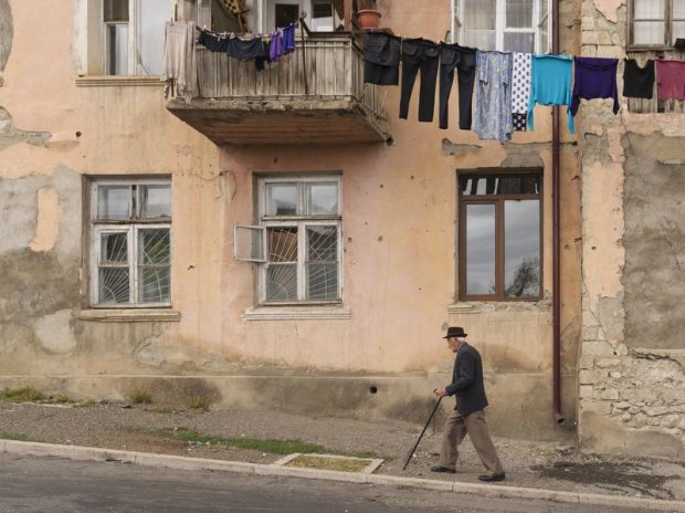 Будинки одеситів розвалюються по швах, люди можуть опинитися на вулиці: кадри катастрофи