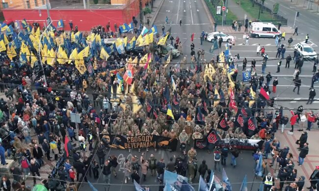 багатотисячний марш з ініціативи Нацкорпусу