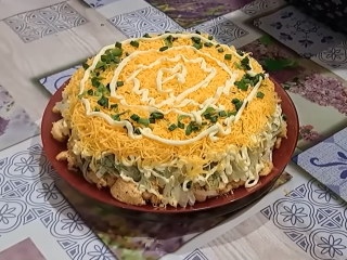 Луковый салат, кадр из видео