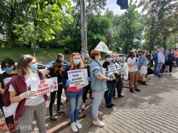 Мітинг рестораторів під Кабміном, фото: Telegram PavlovskyNews