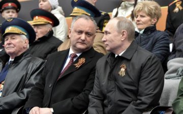 Молдавские вина вместо водки "Путинки": Додон получил право напоить россиян