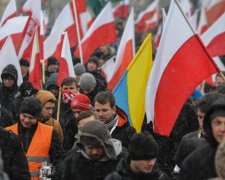 Дикі поляки стали бити українців прямо на вулицях