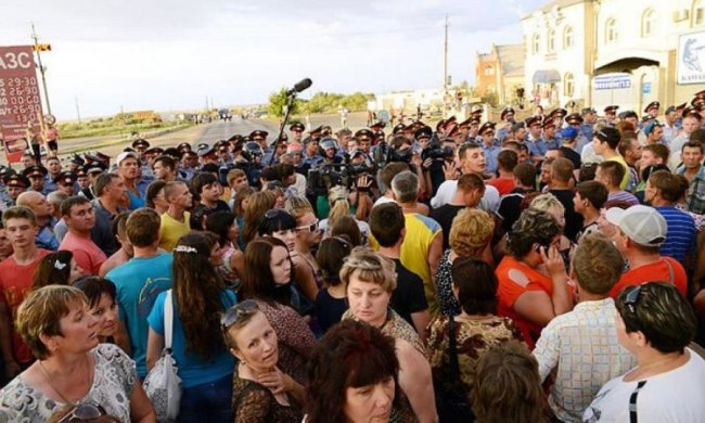 Голодні бунти: як бойовики розправляються з мітингувальниками