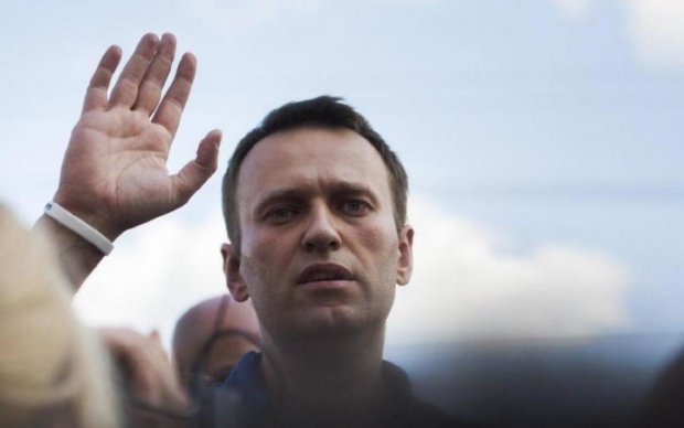 Соратники Навального пролили першу кров