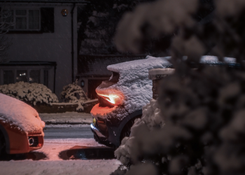 Автомобиль зимой / фото: скриншот YouTube