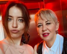 Дорофєєва зізналася, навіщо літала з красунею-мамою в клініку в Іспанії: "Хвороба завжди приходить несподівано..."