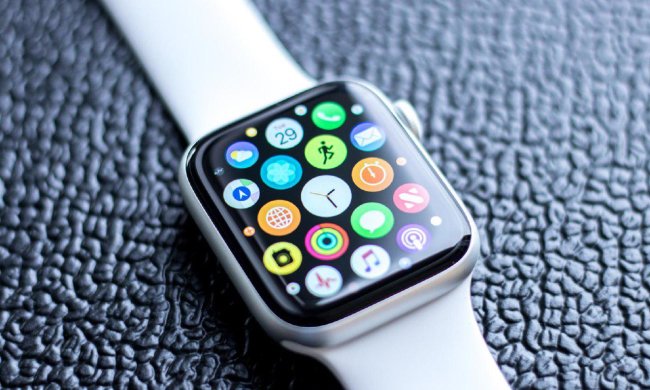 Врачи-кардиологи раскритиковали главную функцию Apple Watch 4: бесполезная техника