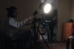 Кадр з фільму "Земля блакитна, ніби апельсин"