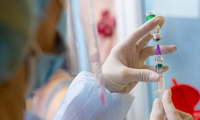 Щеплення. Фото: DW