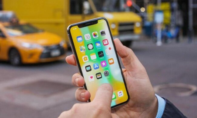 В сети показали iPhone X с возможностями Tesla