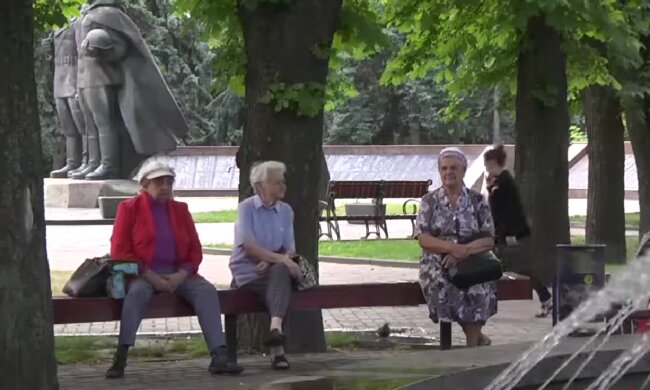 Пенсіонери. Фото: скрін youtube