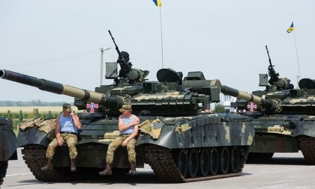 Відроджена армія: потужні кадри української військової техніки (ВІДЕО)