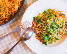 Быстро и вкусно: пикантные спагетти с петрушкой