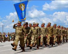 Вот это скандал! Руководителя военного вуза заковали в наручники