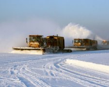 Польшу накрыл снежный коллапс: водители попали в ловушку стихии