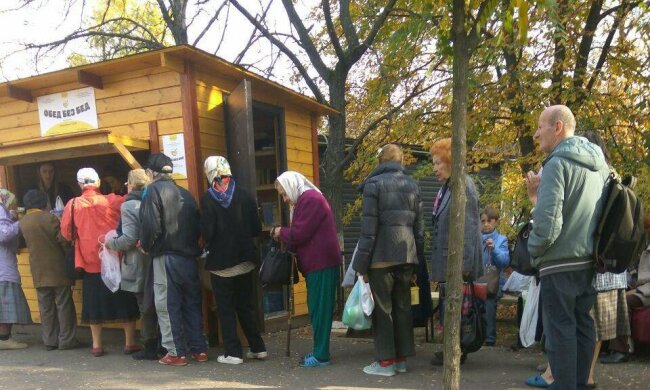 Кияни почали різати один одного за тарілку супу