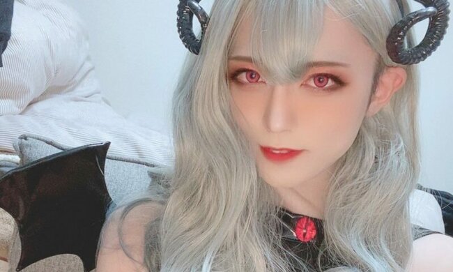 З "сюрпризом" поміж ніг - популярна модель зважилася показати себе справжню, такого ніхто не очікував